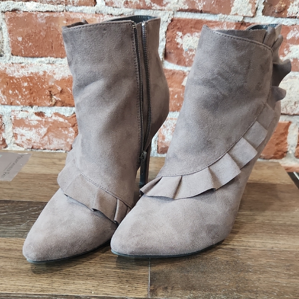 Elegant Faux Suede Ankle Boots - Taupe